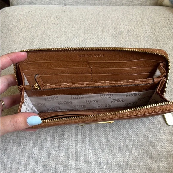 Michael Kors Tan Leather Wallet with Gold Accents - Picture 4 of 5
